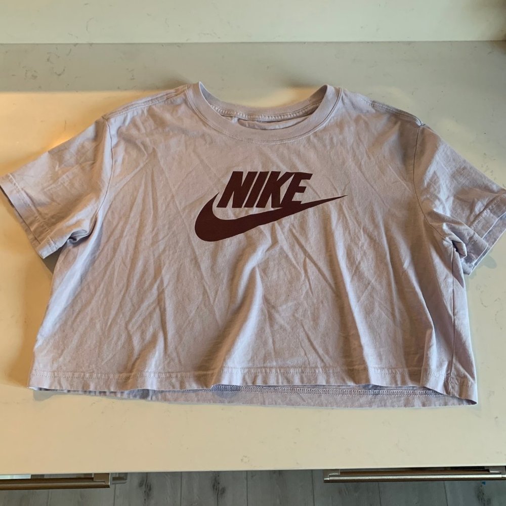 Nike Cropped Tee
